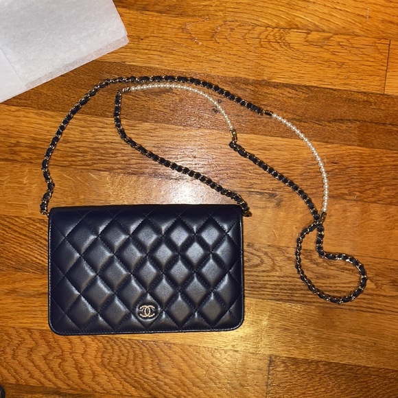 NWT Chanel Pearl Wallet On Chain Navy - Picture 3 of 13
